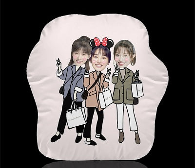 Coussin personnalisé à l'effigie de votre visage de dessin animé – Amis en poses amusantes