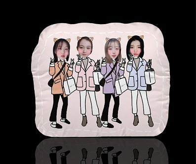 Coussin personnalisé à l'effigie de votre visage de dessin animé – Amis en poses amusantes