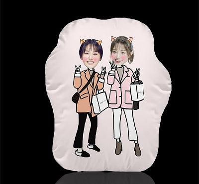 Coussin personnalisé à l'effigie de votre visage de dessin animé – Amis en poses amusantes