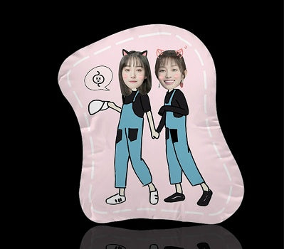 Coussin personnalisé à l'effigie de votre visage de dessin animé – Amis en poses amusantes